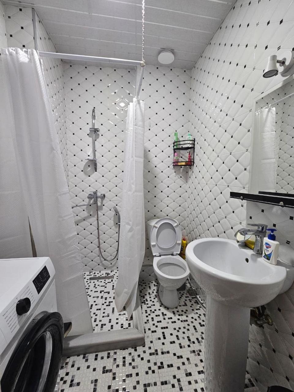 Flat Apartment Batumi Bagian luar foto